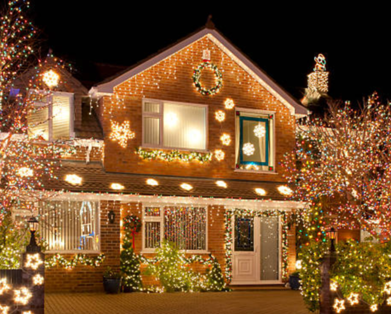 outdoor Christmas decoration ideas featured image